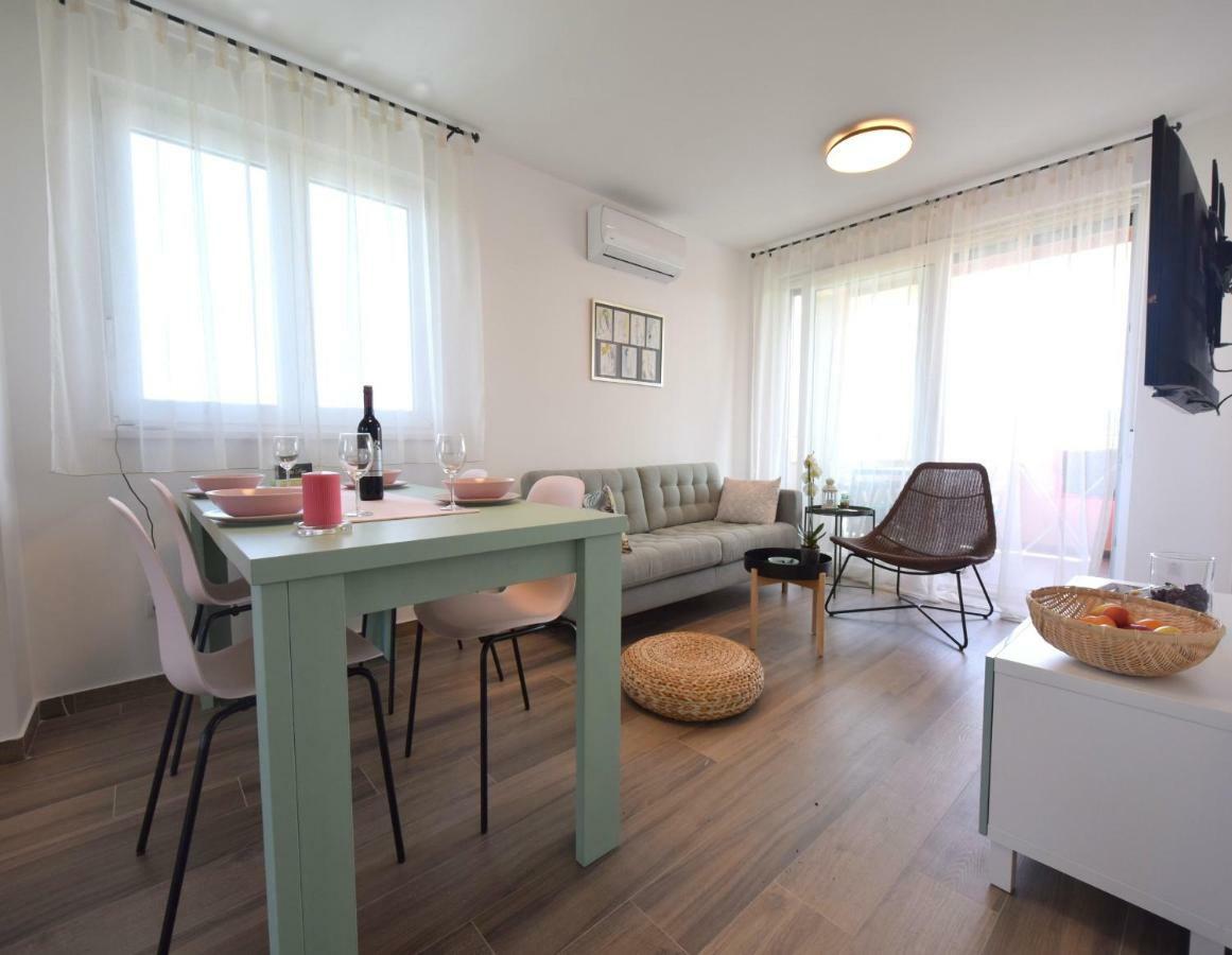Apartments Medna Čižići Extérieur photo