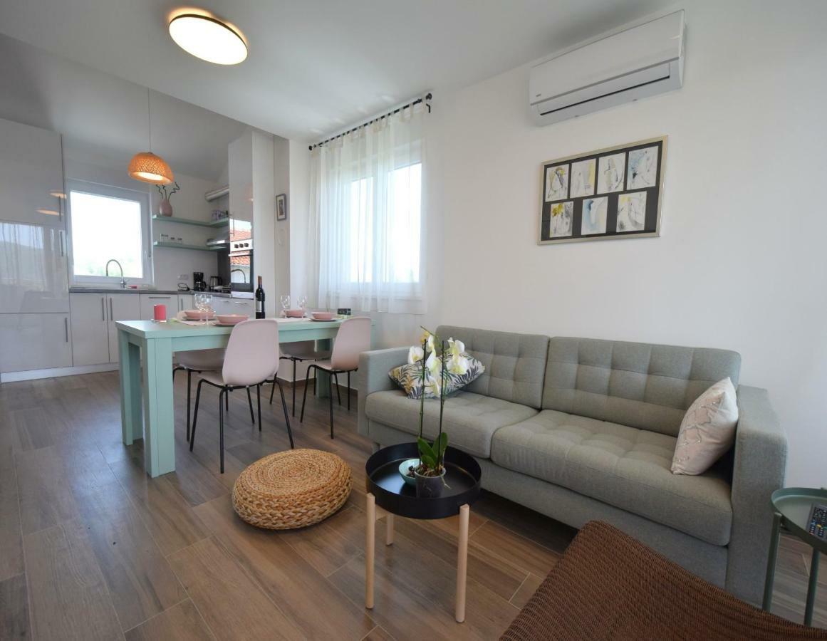 Apartments Medna Čižići Extérieur photo