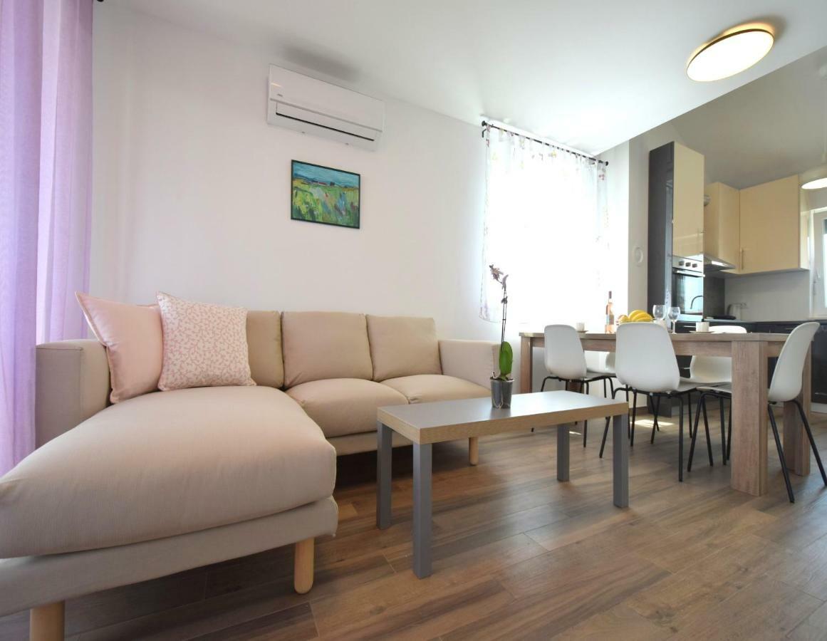 Apartments Medna Čižići Extérieur photo