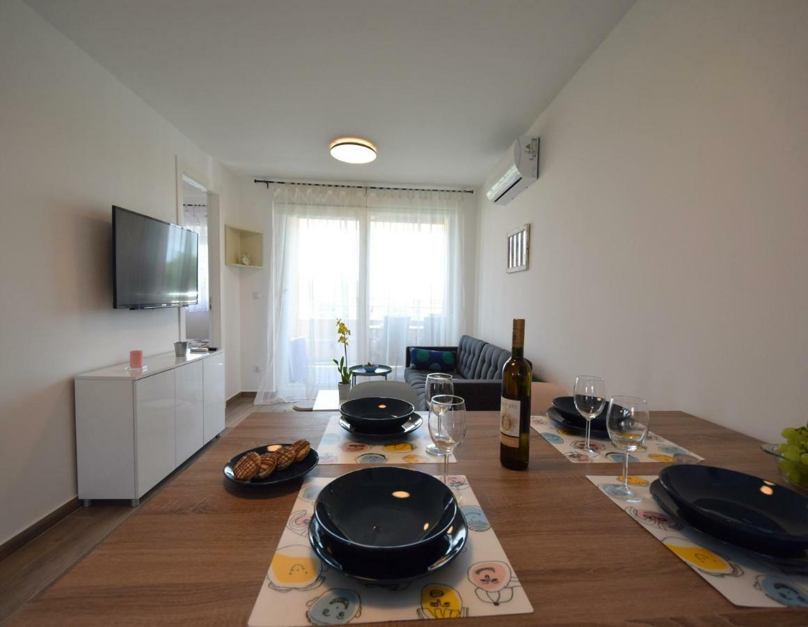 Apartments Medna Čižići Extérieur photo
